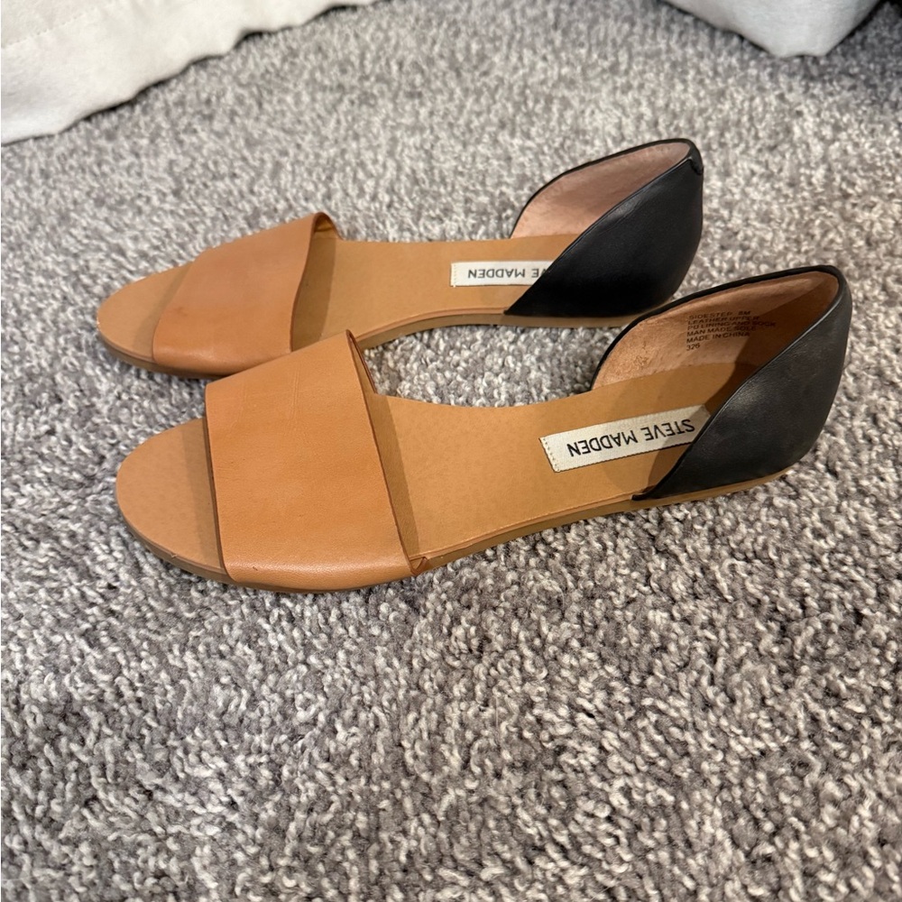 Steve Madden Two-Piece Open-Toe Flats in Tan and Black